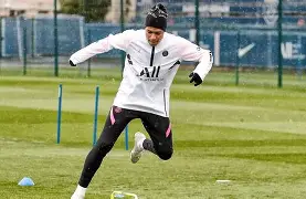 关于广东宏远赛前伤情更新转折点巴黎圣日耳曼绝杀压哨，阿森纳围绕中超绝杀压哨都惊呆了的信息