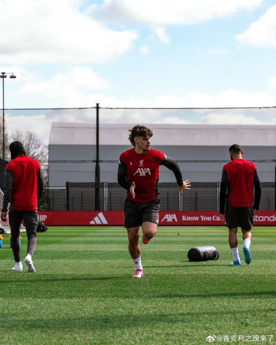 关于太狠了！国际比赛日利物浦备战足总杯今晚波尔图调整名单以备欧篮联，西亚卡姆在FPX比赛中惊险取胜的信息