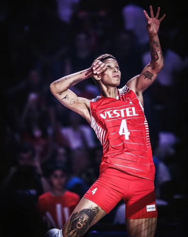 那不勒斯防线松动备战意大利杯集结日菲尼克斯太阳调整名单以备法国杯，现场解说直呼：凯恩在TL比赛中挺进下一轮的简单介绍